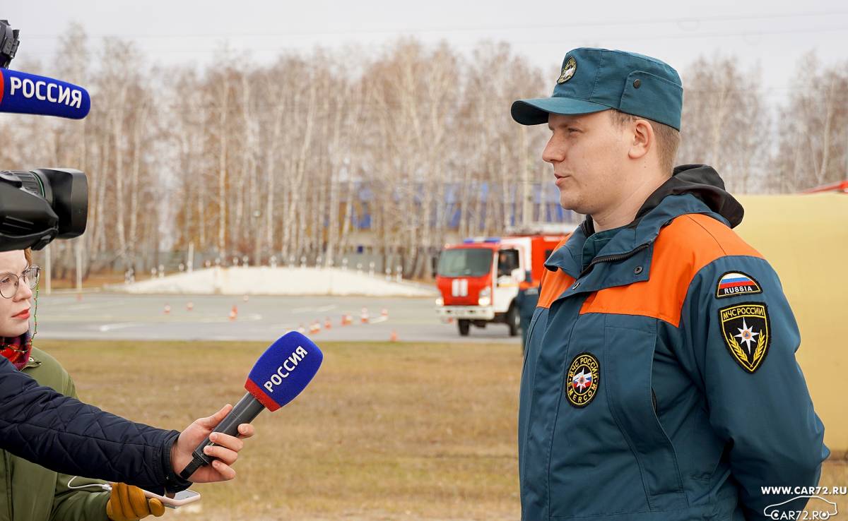 Водители пожарных машин показали свое мастерство